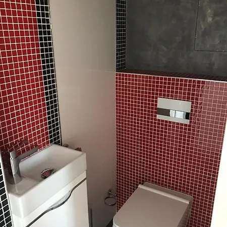 公寓 Big In Quiet Location Close To The Center -ideal For Families With Kids *