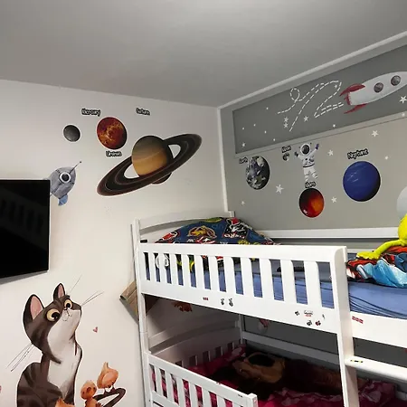 Big In Quiet Location Close To The Center -ideal For Families With Kids 公寓 布拉格