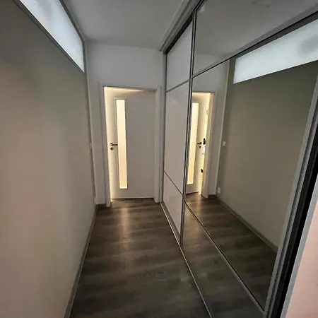 9 Persons 4 Bedrooms In For Family With Kids * 布拉格